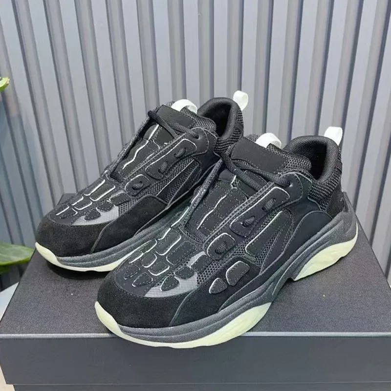 

Retro color blocking shoes for women in spring 2025, leather lace up flat bottomed casual sports shoes for men, German training