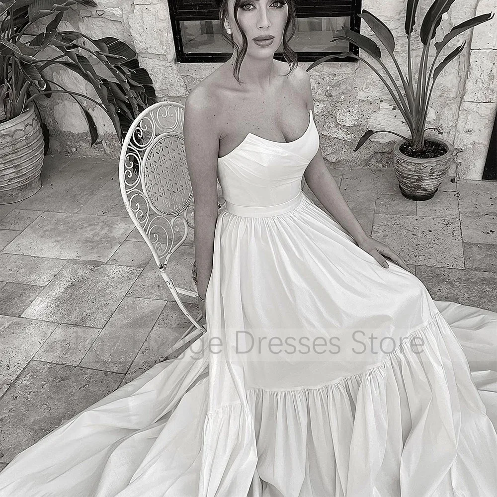 Elegant Wedding Dresses for Women 2023 Bride A Line Strapless Simple Wedding Gowns Long Pleat Court Train Backless Bridal Dress