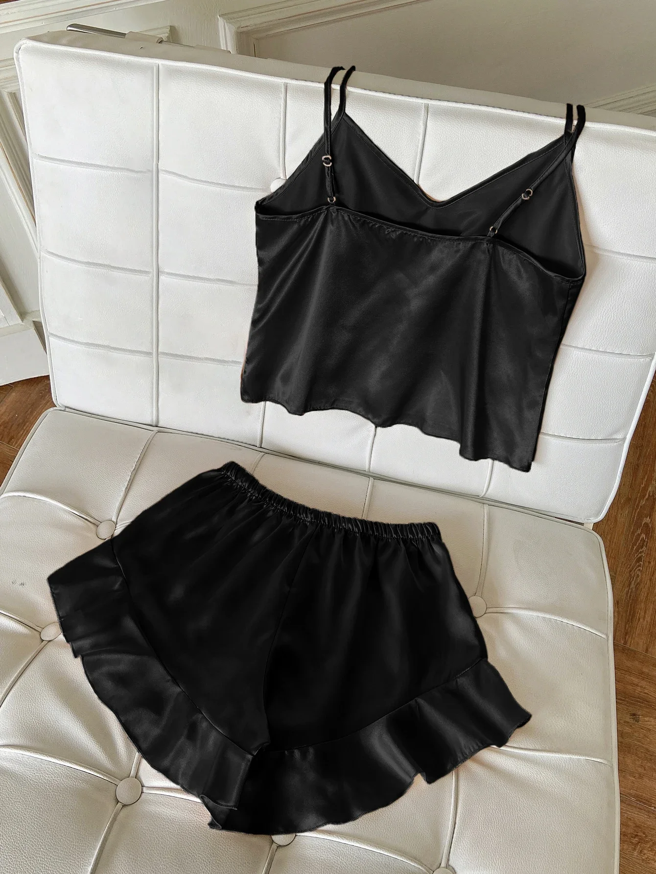 Solides Satin-Pyjama-Set mit V-Ausschnitt, Cami-Oberteil, Rüschen-Shorts, Damen-Nachtwäsche, Loungewear – Detail 9
