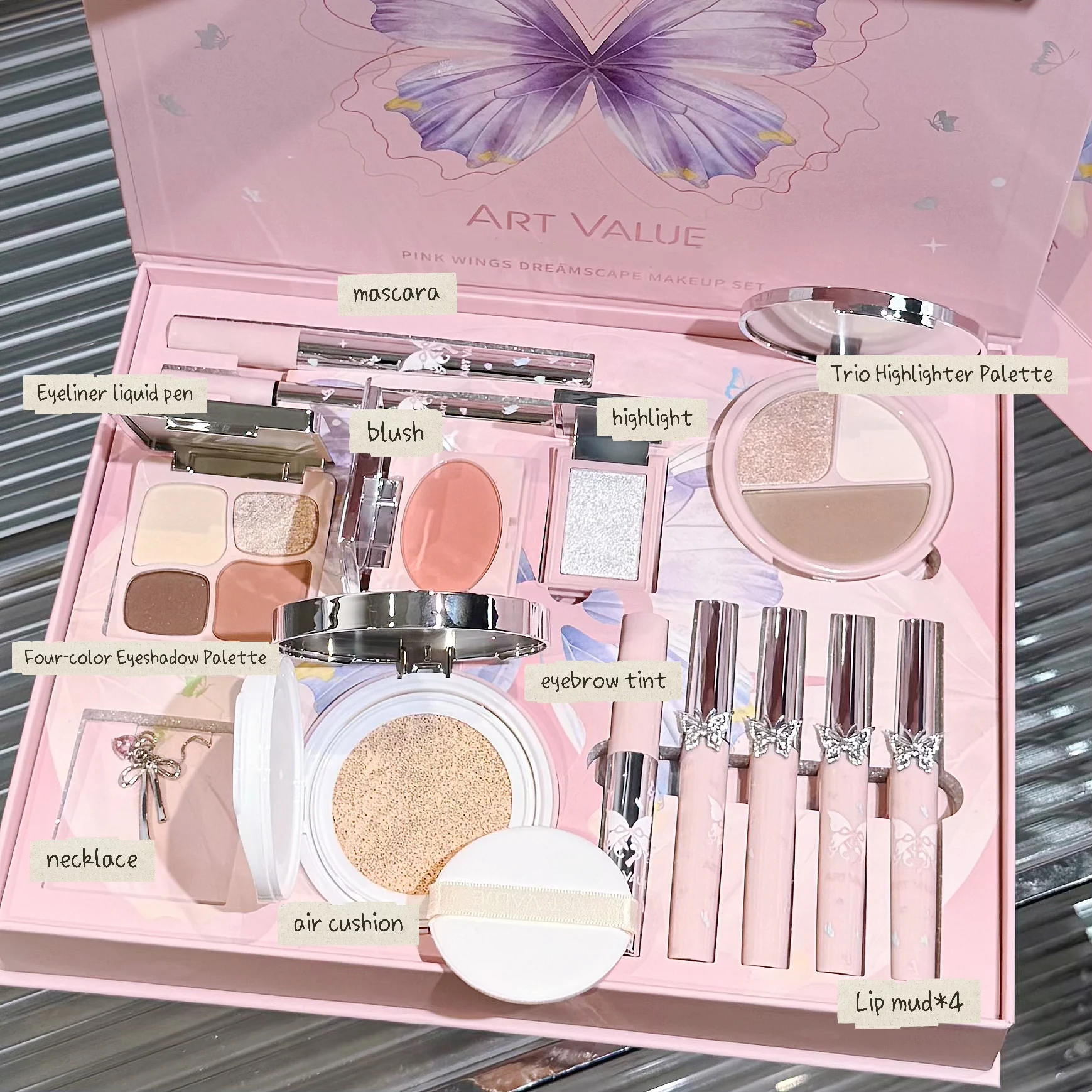 高級メイクアップセット、ピンクの蝶のモチーフのコスメティック - Beauty Makeup Eyeshadow Palette のレビューと価格