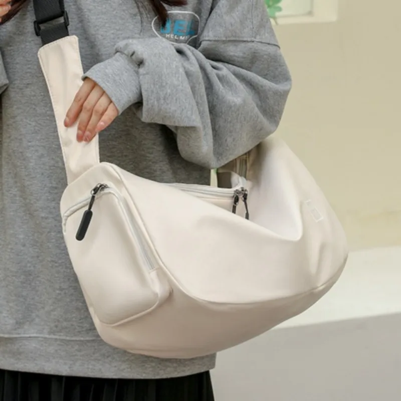 

Nylon Travel Shoulder Storage Bag Wet and Dry Compartment Handbag Simple and Casual Crossbody Bag with Adjustable Shoulder Strap