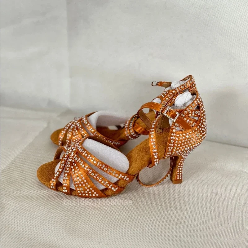 Damen Lateinamerikanische Tanzschuhe, Neue Weichsohlen-Schuhe mit Diamantbesatz für Auftritte und Übungen – Detail 3