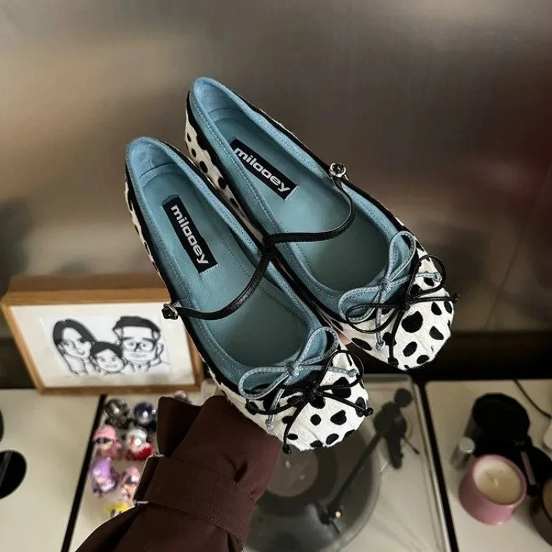 2026French Flat Bottomed Rotundity Toe Ballet Shoes Fashionable One-piece Belt  Jane Shoes Versatile for Women