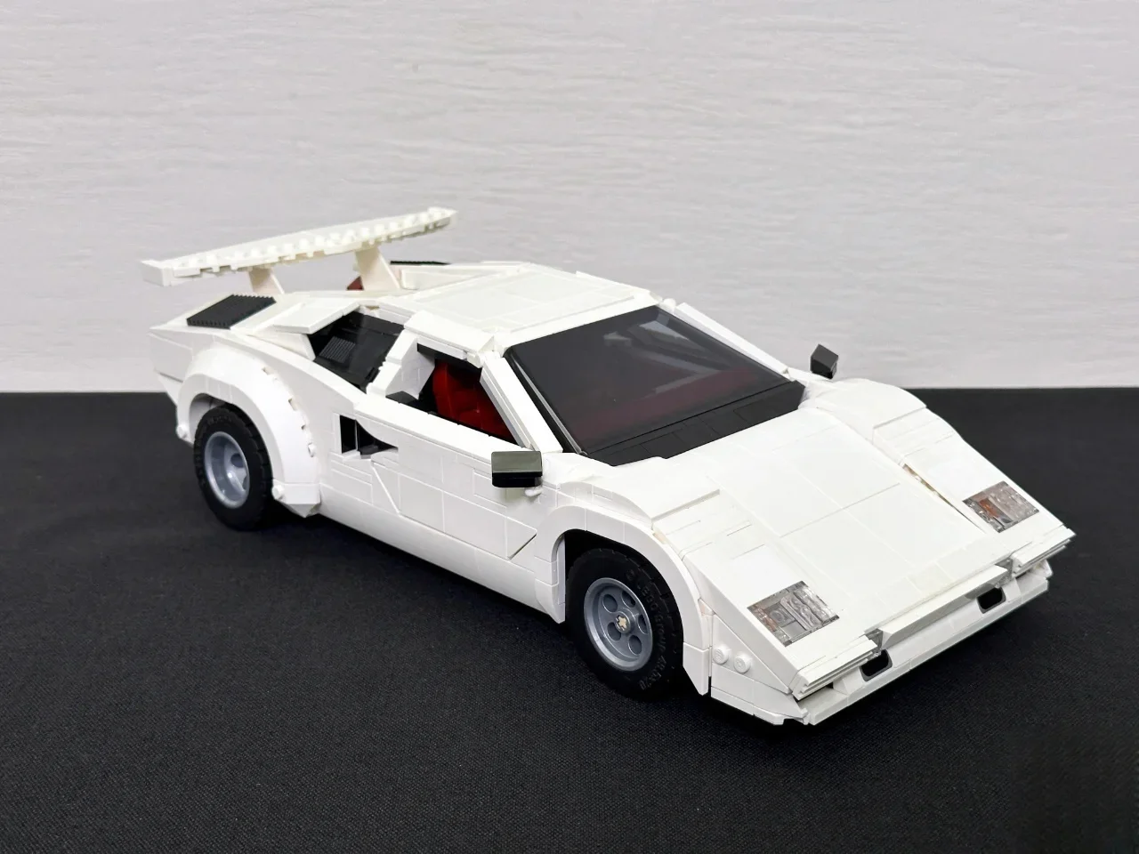 

Новая белая модель автомобиля MOC, домашний декор, строительные блоки для мальчиков в качестве праздничных подарков