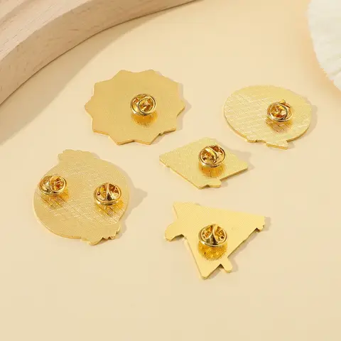 Game Character Brooch Daily Life Cute Metal Badge Lapel Pins for Backpacks Cap Pin Decorative Brooches Backpack Accessories Bag