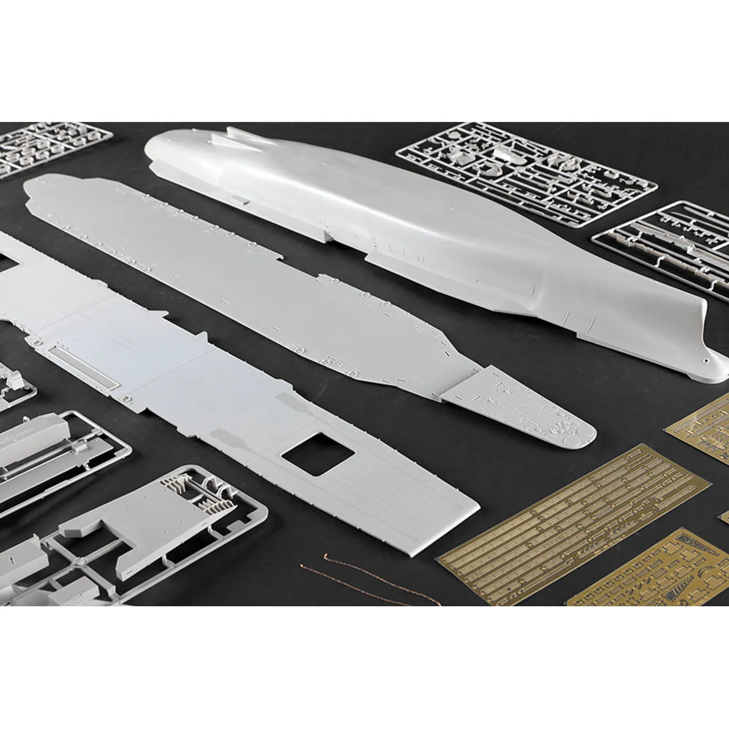 Plastic Trumpeter 1/350 Scale USS Midway CV-41 Aircraft Carrier Military Ship Boat Static Display Model Building Kits TH24108
