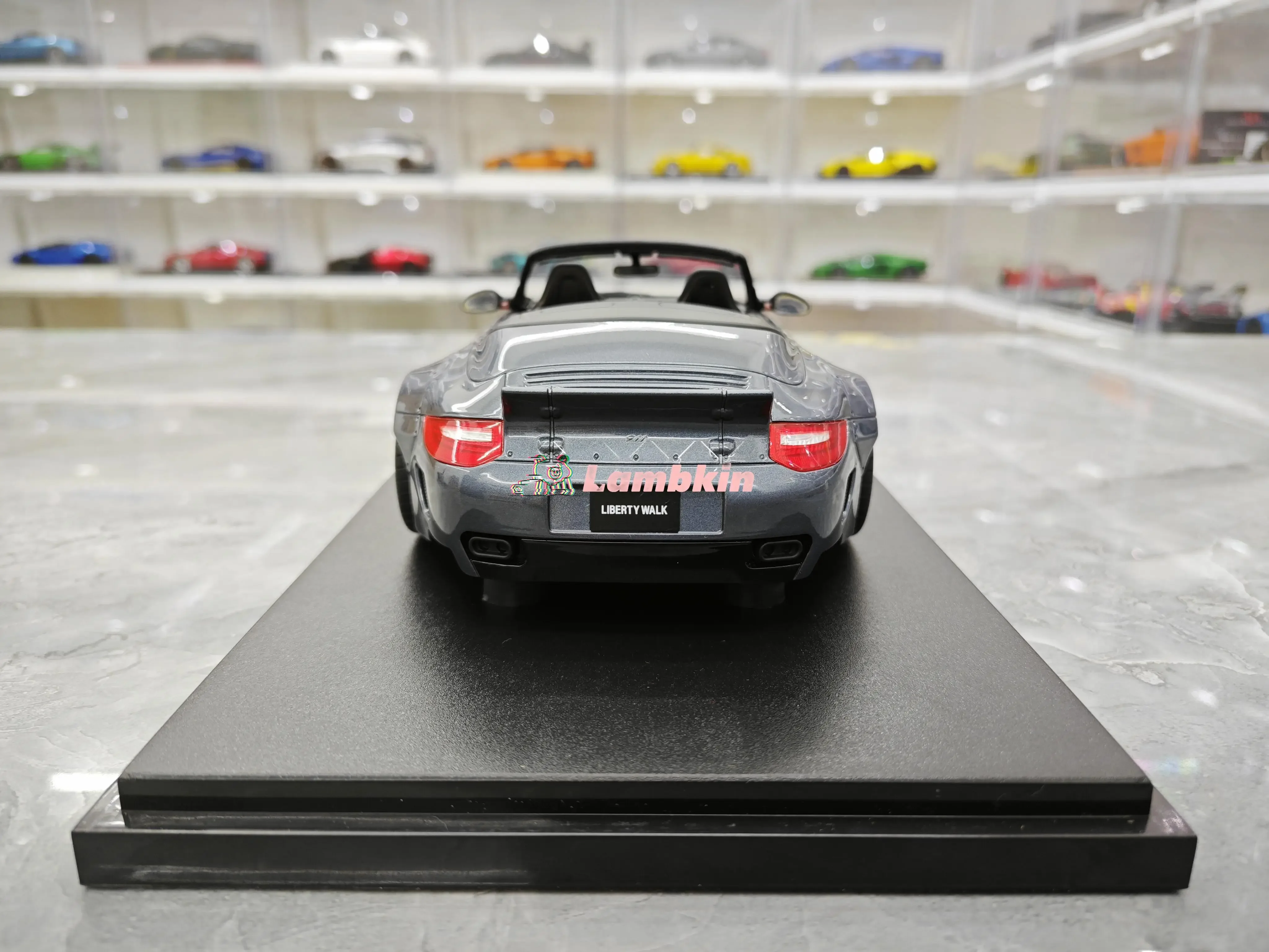 Modèle de voiture de simulation LightSpirit, 1:18, 997 LB Wide Body, édition limitée, cadeau de collection, ornement l'inventaire, nouveauté