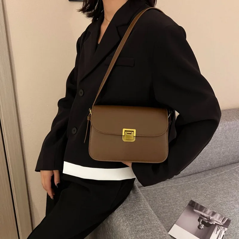 Temperament Women\'s Bag 2024 Style Versatile Fashion Simple Crossbody Bag Retro Western Style Single Shoulder Small Square Bag