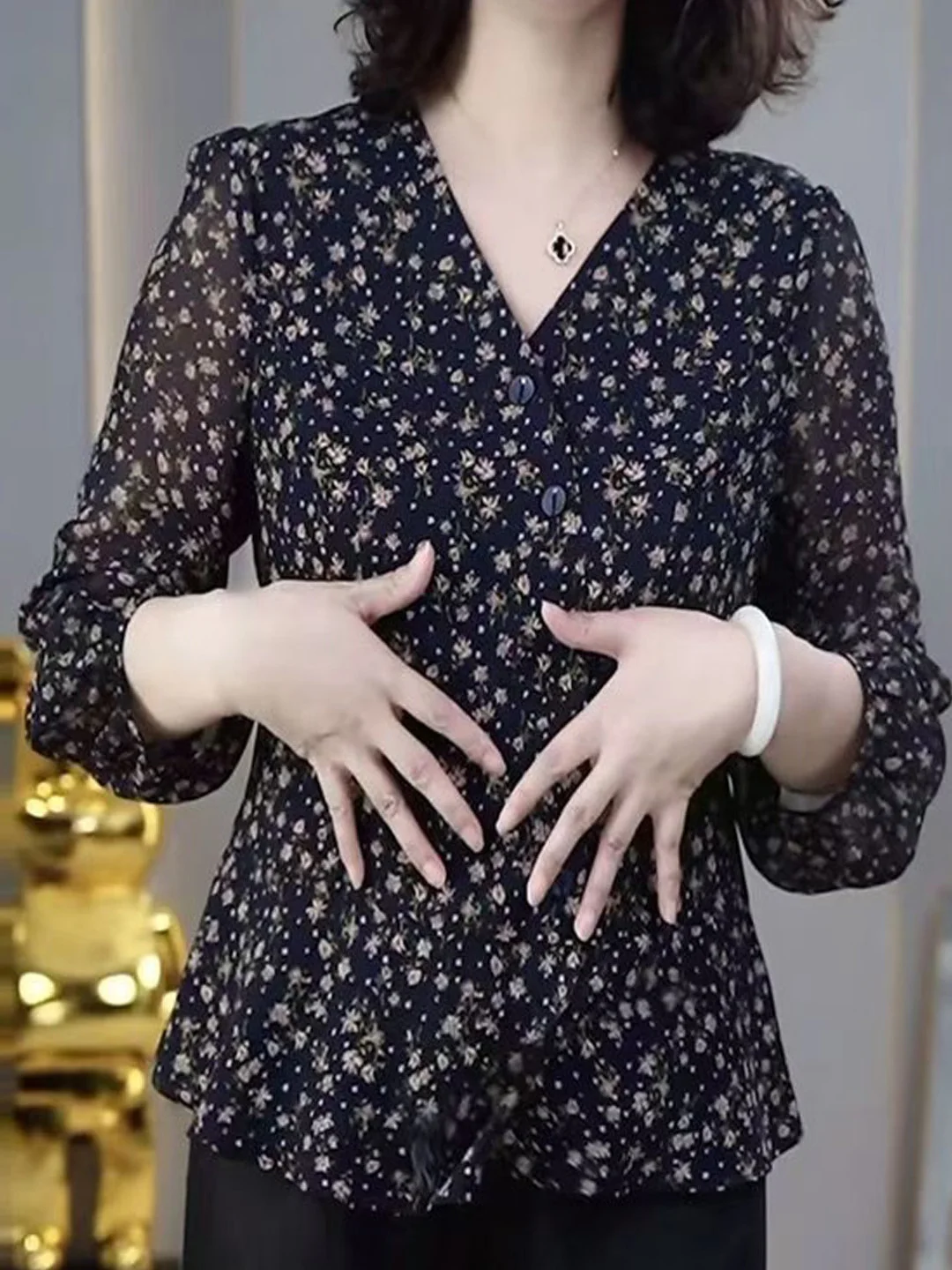 Elegant Floral Long Sleeve Shirt Women's Slim Fit V-Neck Cover up Top Casual Style Button Print Standard Edition Breathable