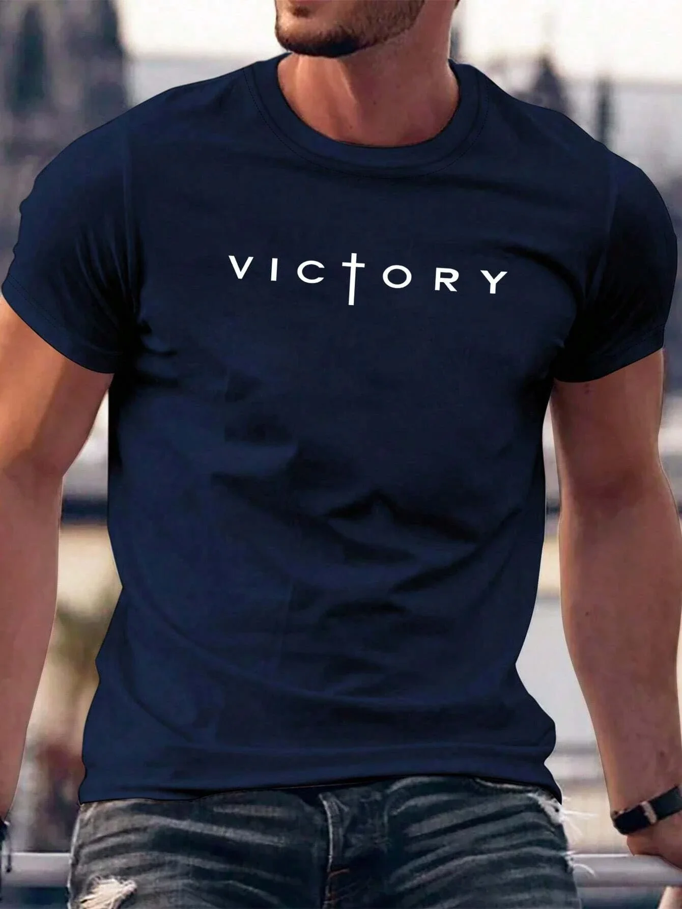 تي شيرت Victory أسود أبيض ورمادي كحلي بتصميم متقاطع مع نص ديني للجنسين من القطن ملابس الشارع الشهير غير الرسمية