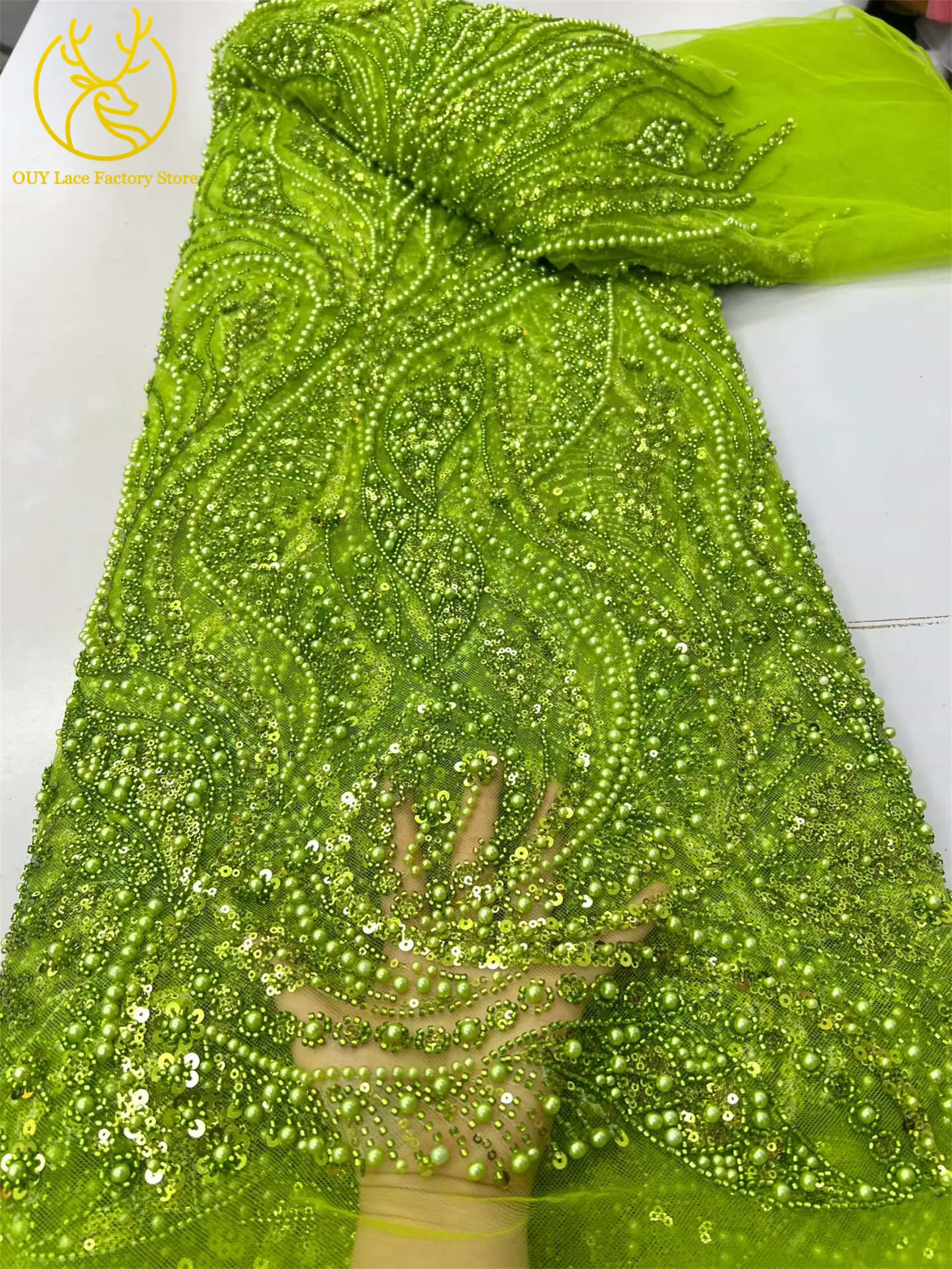5 Yards nigerianischer roter Brautspitzenstoff mit Perlen, hochwertige afrikanische Spitze mit schweren Perlen und Pailletten für Brautkleider und Hochzeitsfeiern – Detail 9