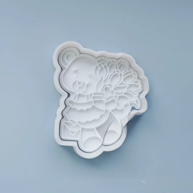 Cute Bear Cookie Cutters Embossing Cartoon Wedding Birthday Flower Fondant Biscuit Molds Cake Decorations Tools Baking Supplies