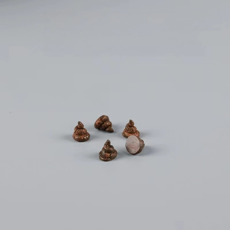 Funny Pooping Shiba Inu Resin Figurine with Mini Poo Ornaments, Realistic Cute Japanese Akita Dog Statue, Novelty Prank Decorative Mini Figure Gift for Car Desk Home Ornament - Detail 1