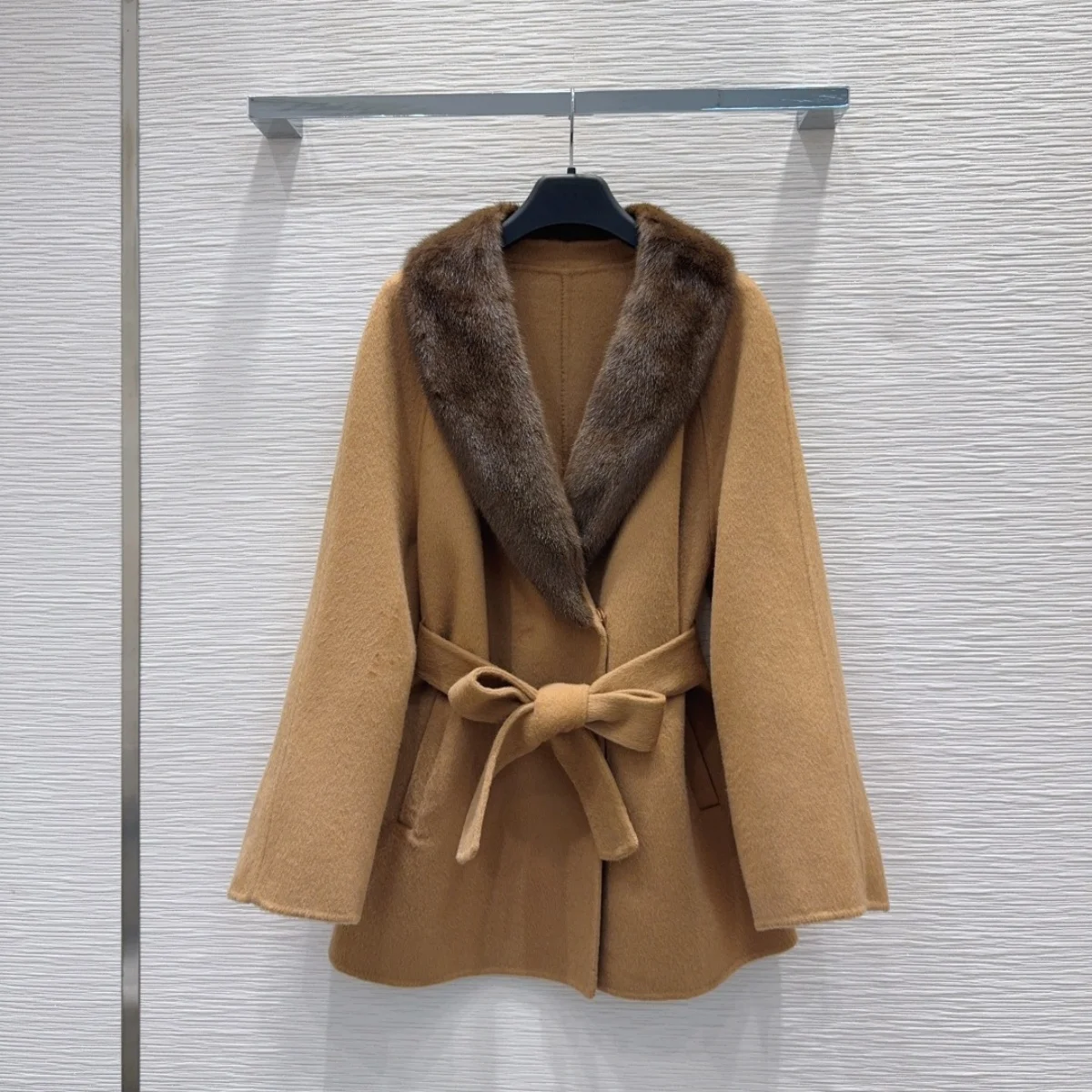2026 high-quality women's long fur collar tied double-sided woolen short coat--2691012