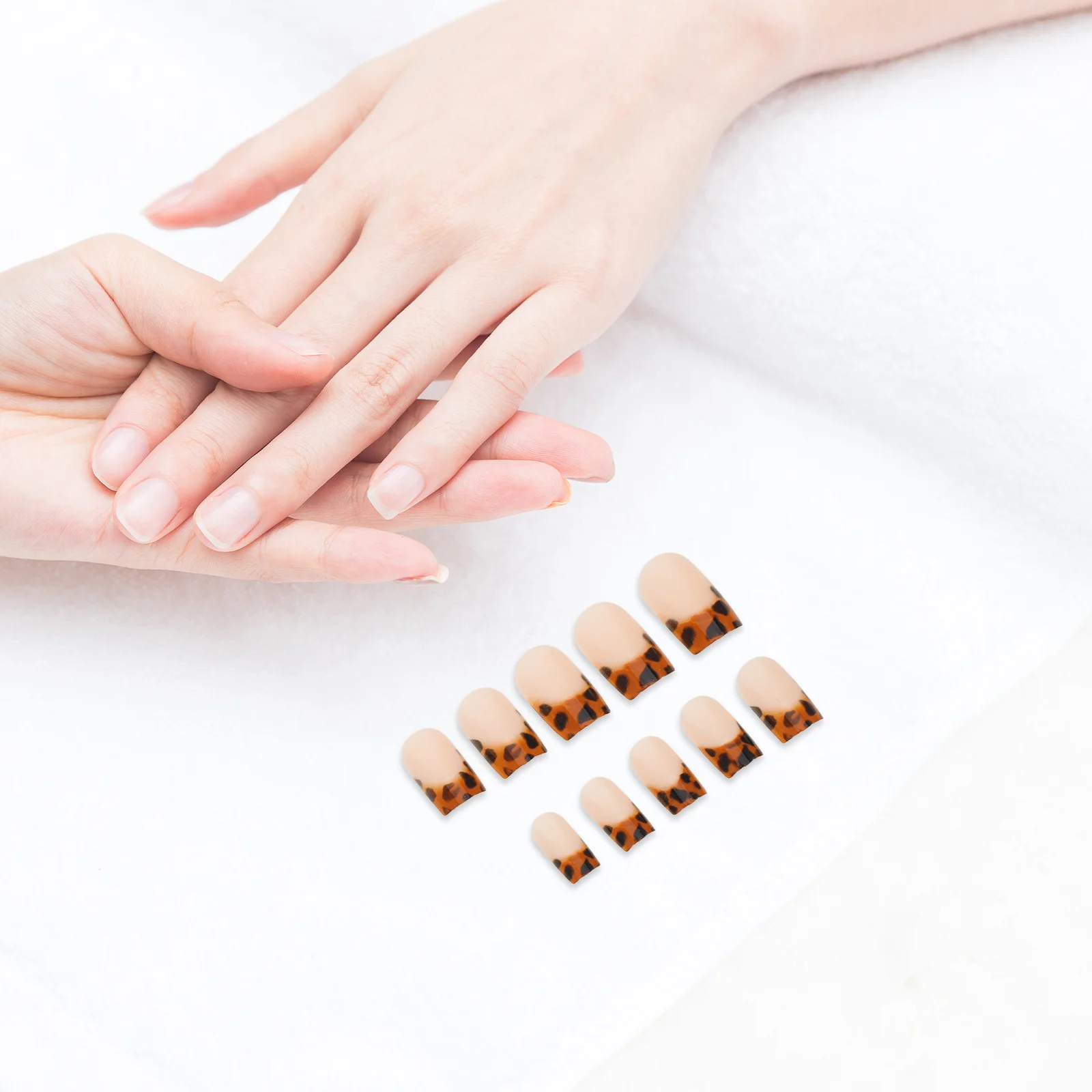 

24pcs Leopard Print Press On Nails Full Cover False Nail Tips Medium Length Detachable Reusable Wearable Glue On Nails For Home