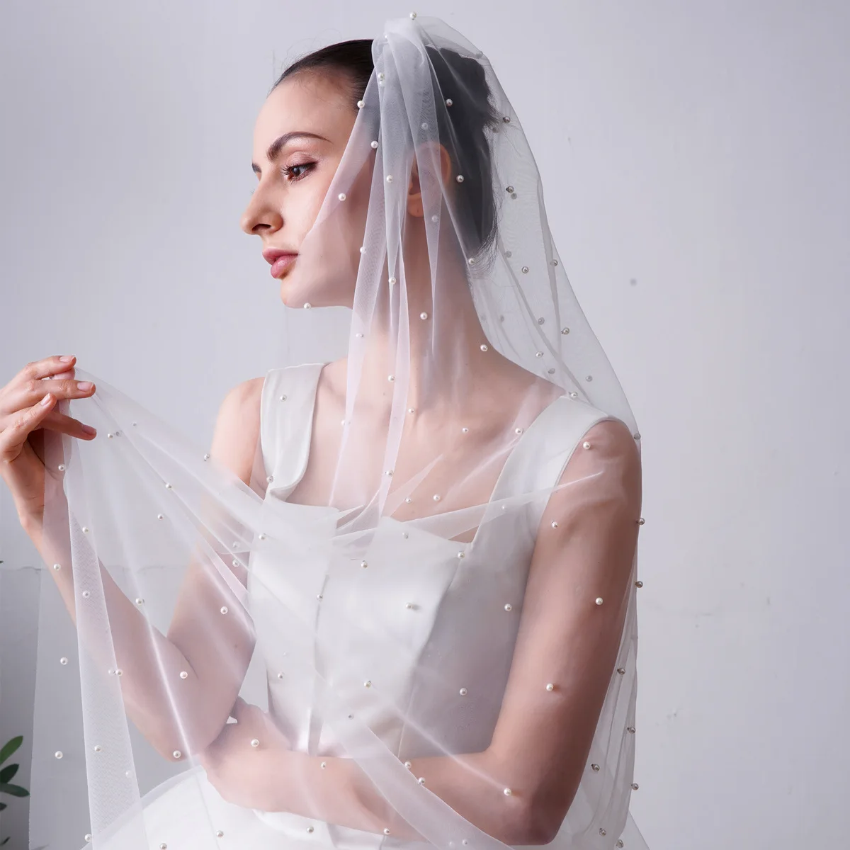 Elegant Bridal Veils Tulle With Comb Bride Wedding 3m Pearls Decoration Long Veil Hair Accessories In Stock