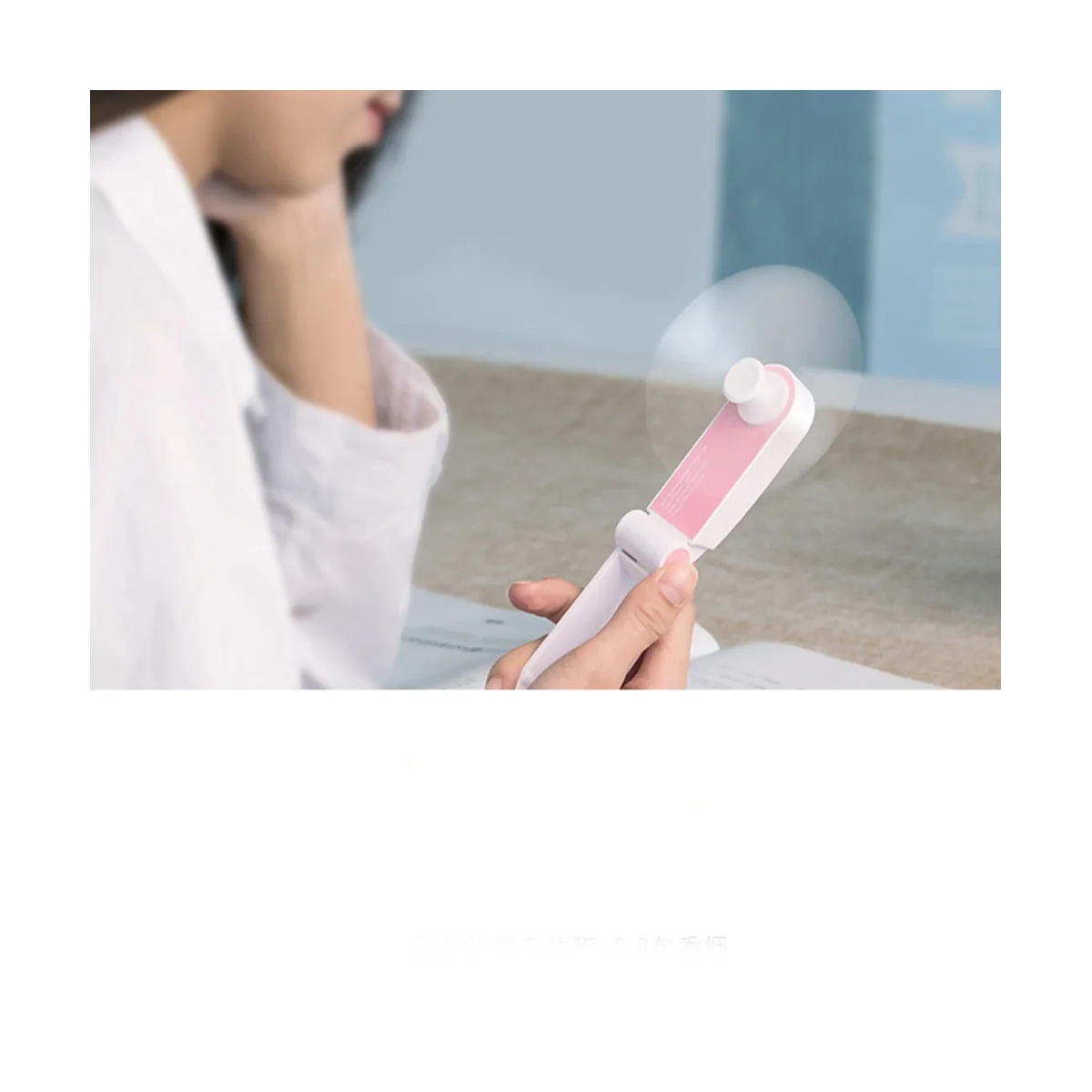 Ventilatore pieghevole Mini ventilatore Ventilatore tascabile pieghevole portatile USB Può essere manuale e può essere posizionato sul ventilatore da tavolo