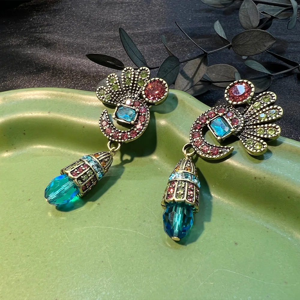 European and American retro color inlaid zircon earrings plated with real gold niche design high-end versatile marking stud earr