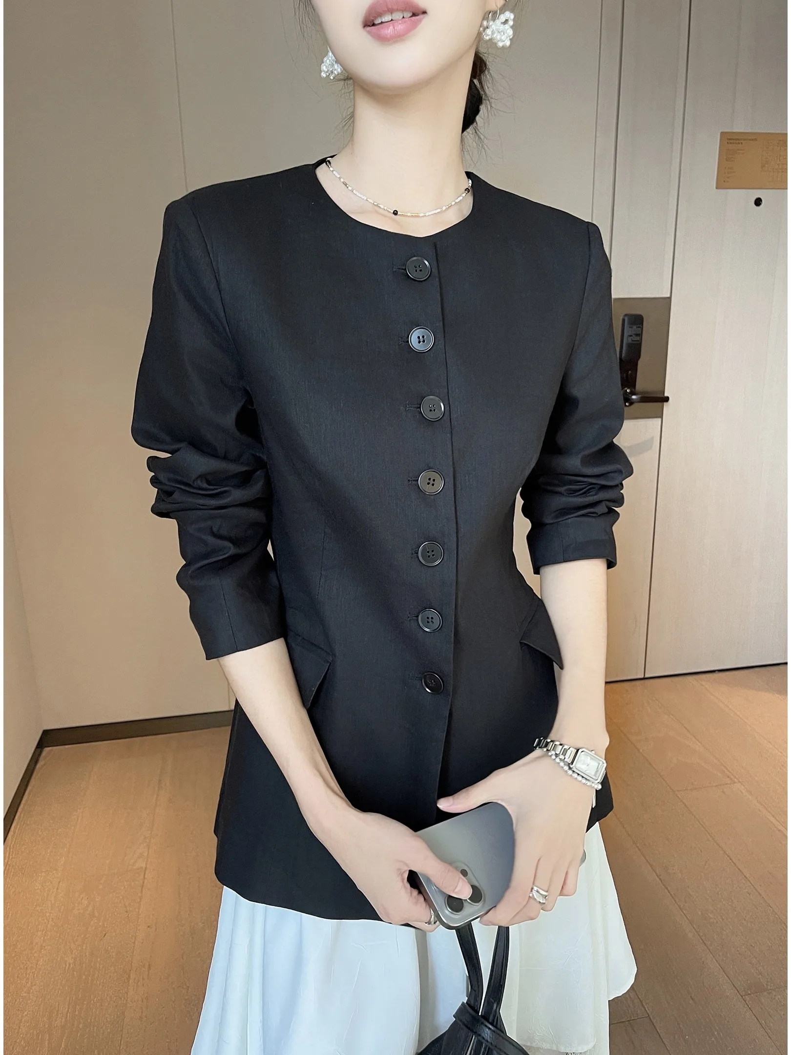 

Черный приталенный пиджак для женщин с круглым вырезом, с зауженной талией, готовый к повседневной носке, весна 2026, новинка, на одной пуговице