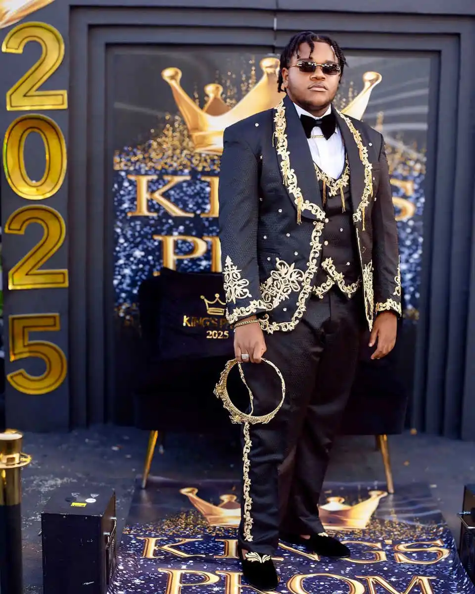 

Black Men Suit Pants Set 3 Piece Blazer+Vest+Trousers Wedding Groom Prom Coat Appliqued Customized Formal Office Jacket Outfit