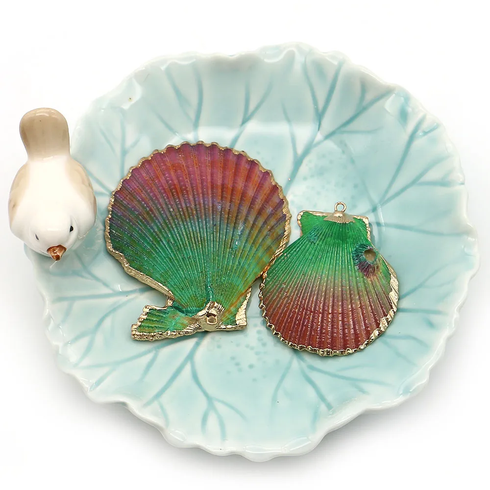 

Creative Gradient Green Dyed Scallop Shell Charms Gold-Plated Edge & Single Hook Design Handmade Party Necklace Materials 5pcs
