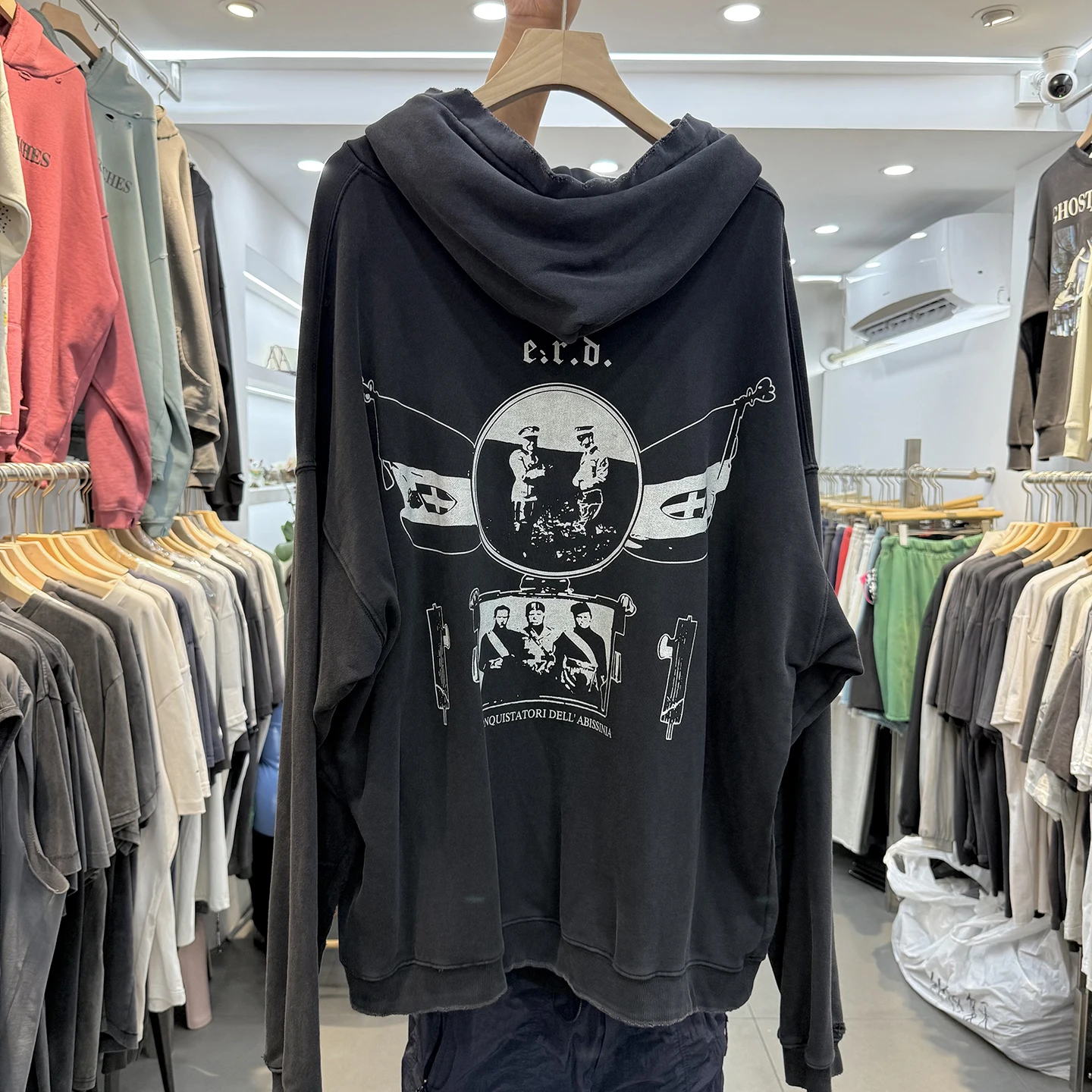 Retro American Building Letter Print Worn Hole Hoodie Oversize Unisex Loose Casual Jacket for Men And Women