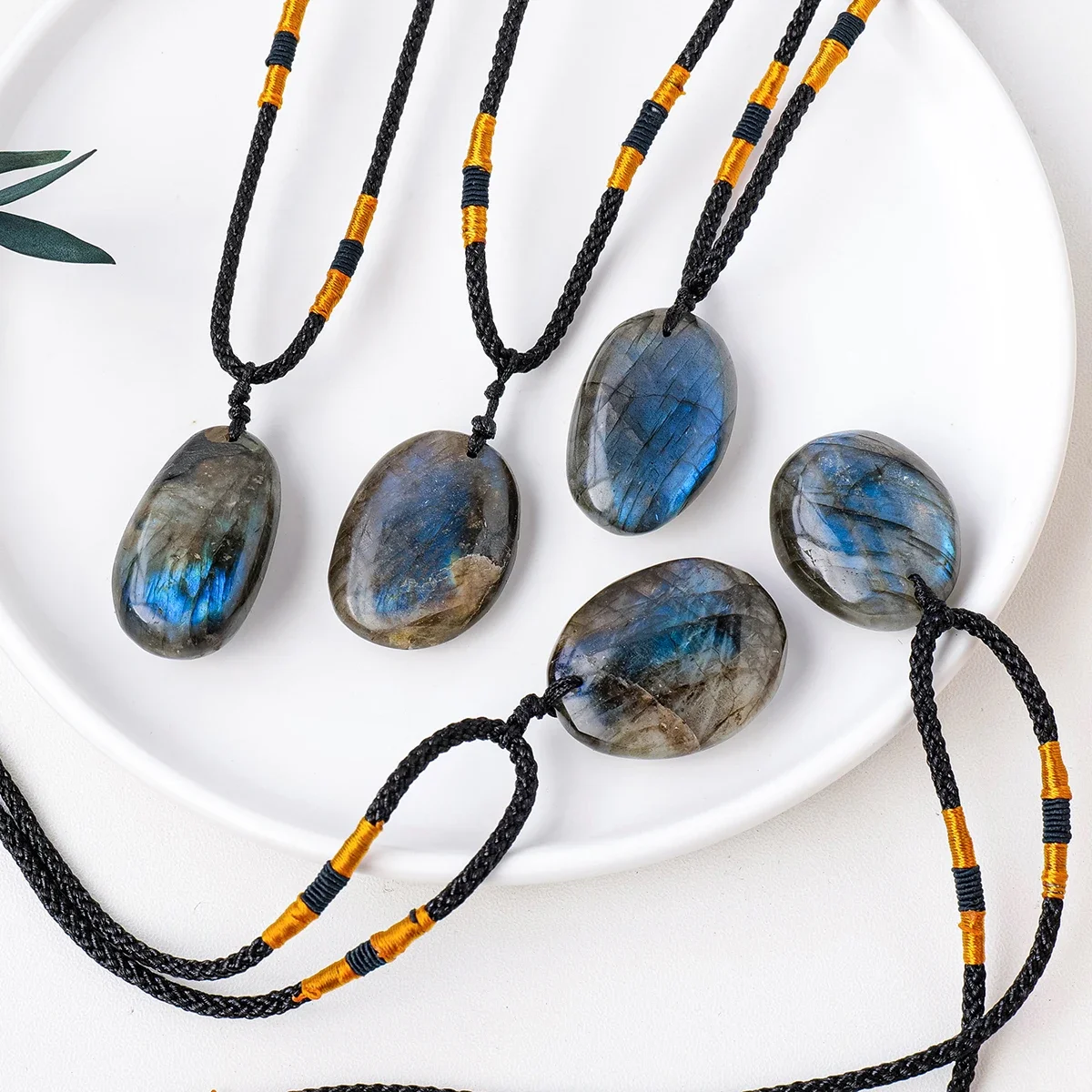 Collier avec pendentif en pierre de lune labradorite bleue naturelle, bijou en cristal pour la méditation spirituelle, 1 pièce