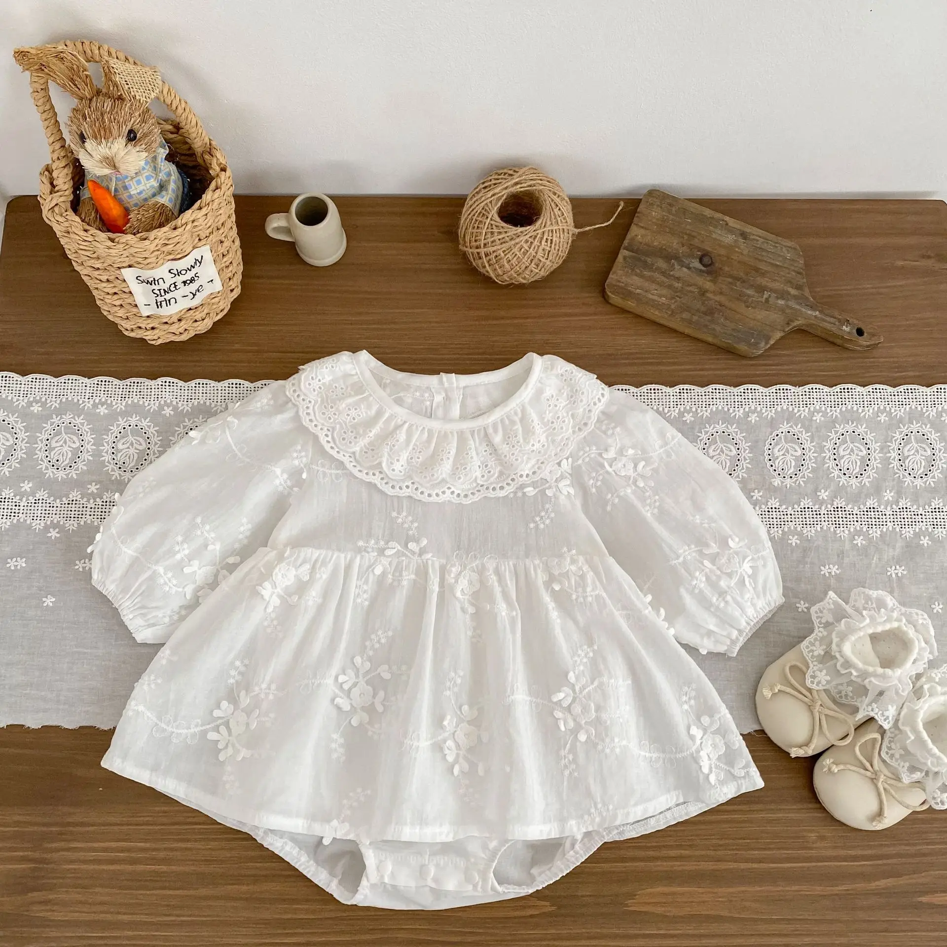 

2026 Spring Baby Clothes Female Baby Western Jacquard Princess Romper Dress Full Moon Hundred Day Banquet fart Dress