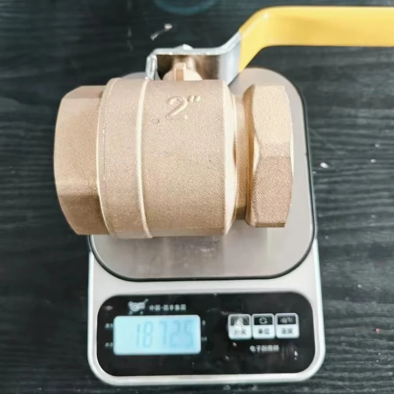 OEM/ODM الثقيلة ارتفاع تدفق الضغط مقبض طويل 600 Wog PN40 كبير كامل تتحمل ميناء صمام كروي نحاسي