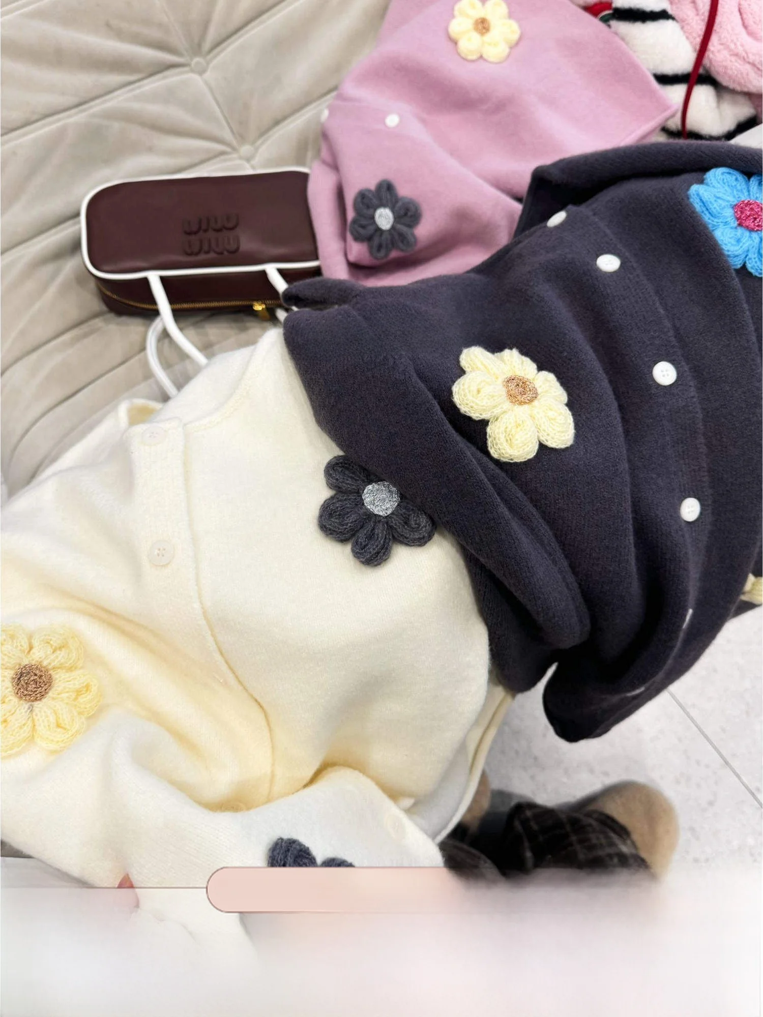 

Винтажный вязаный жилет JINGU с цветочной вышивкой и одной пуговицей, ретро-стиль, женская модная осенняя коллекция