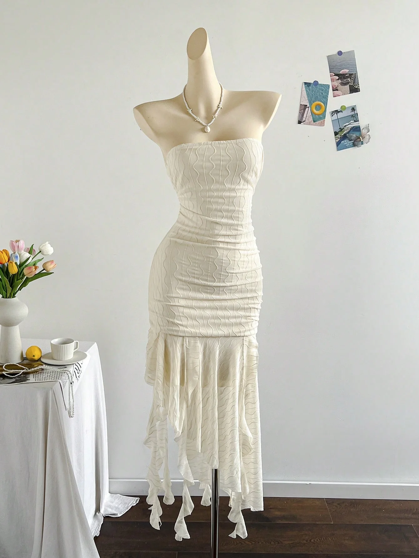 فستان طويل شفاف بدون حمالات على طراز العطلة الفرنسية مع حاشية غير منتظمة وفستان فتاة توابل مطوي #3