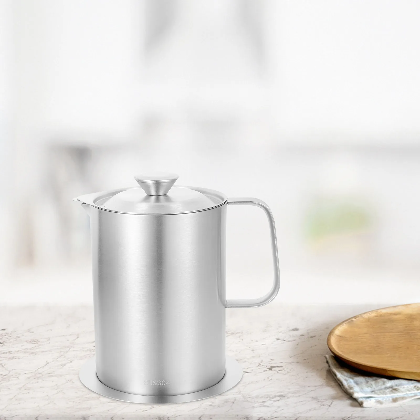 

Stainless Steel Oil Pot Leakproof Oil Storage Can with Lid Polished Surface Suitable for Home Restaurant Kitchen Liquid