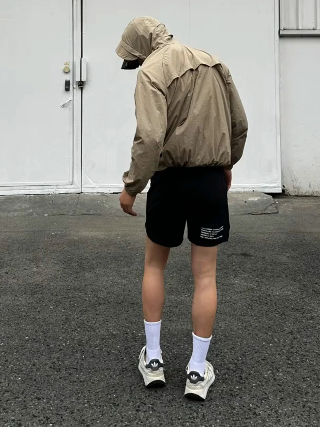 

Мужское летнее легкое солнцезащитное пальто цвета хаки из ледяного шелка, дышащее тюре, свободная посадка, модная верхняя одежда