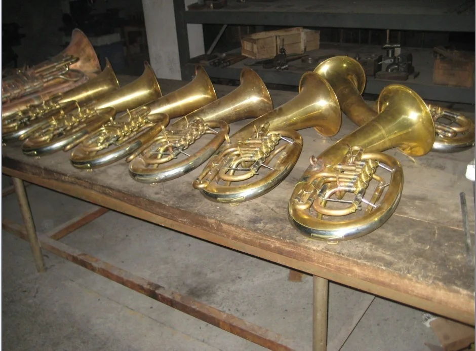 Professional Single Key Bb French Horn Brass Body Lacquer Finish Wind Instrument For Students And School Practice JYFH937