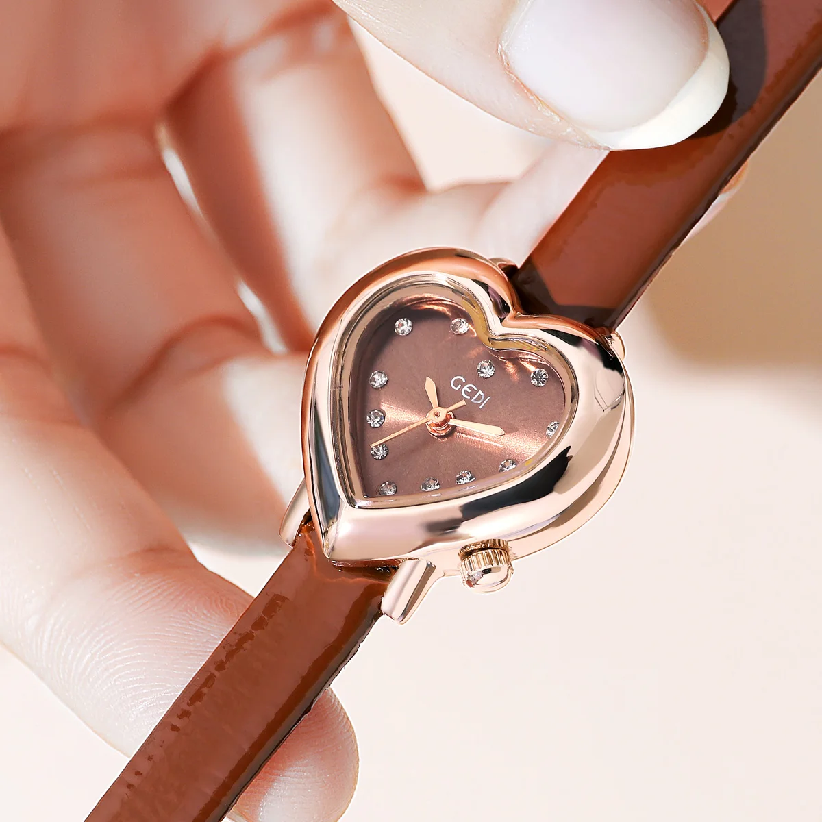 Petite montre à cadran en forme d\'amour pour femme, horloge à quartz en cuir étanche pour femme, cadeau original pour petite amie, marque de luxe,