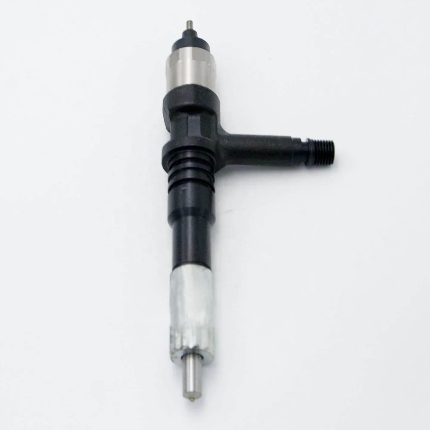 Engine parts for heavy duty vehicles common rail injector 095000-6070 6251-11-3100 suitable for Komatsu diesel engine