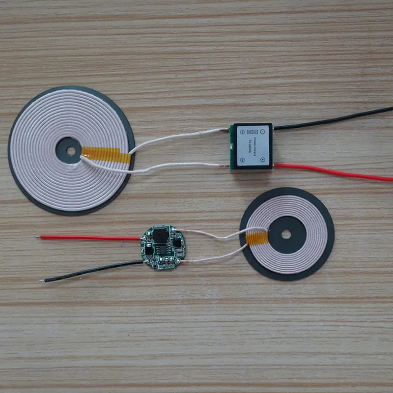 

24V Emitting High Current with Protection Indication Wireless Charging Module with Magnetic Partition Output 5V/4A Module