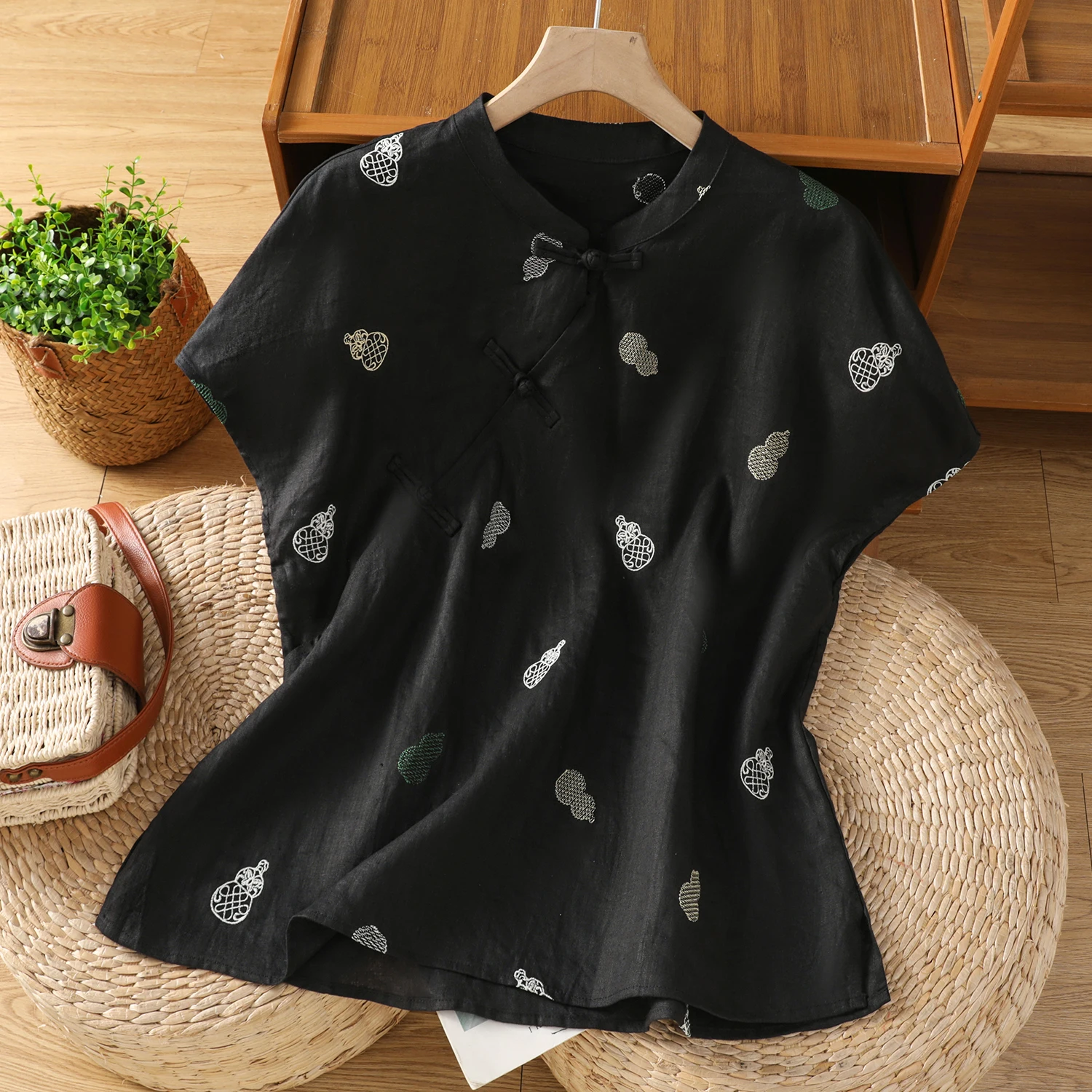 

New Chinese Sle Gourd Cotton Linen Embroidered Top Women Summer Faion ort Sve irt Vintage Loose Fit Breathable T-s...