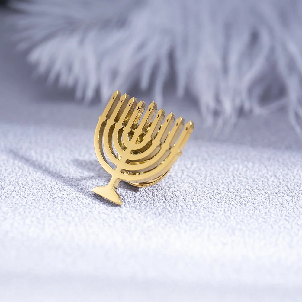 Fashion Jewish Menorah Symbol Brooch Stainless Steel Vintage Religious Emblem Pin Brooch Hanukkah Jewelry Gifts for Jew