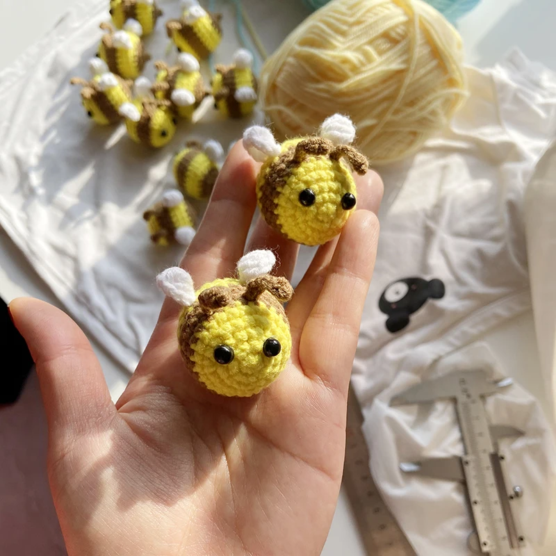 Knitting Bee Keychain Little Bees Novelty Keychain Pendant Keyring Keyholder Party reative Gifts High Quality Handmade Crafts