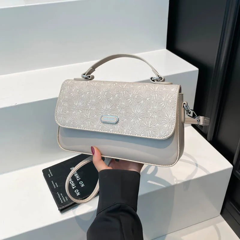  حقيبة مربعة صغيرة كلاسيكية جديدة لعام 2025 للنساء، محفظة كروس متعددة الاتجاهات من الجلد الطبيعي، حقيبة كتف أنيقة كلاسيكية للمواعدة #4