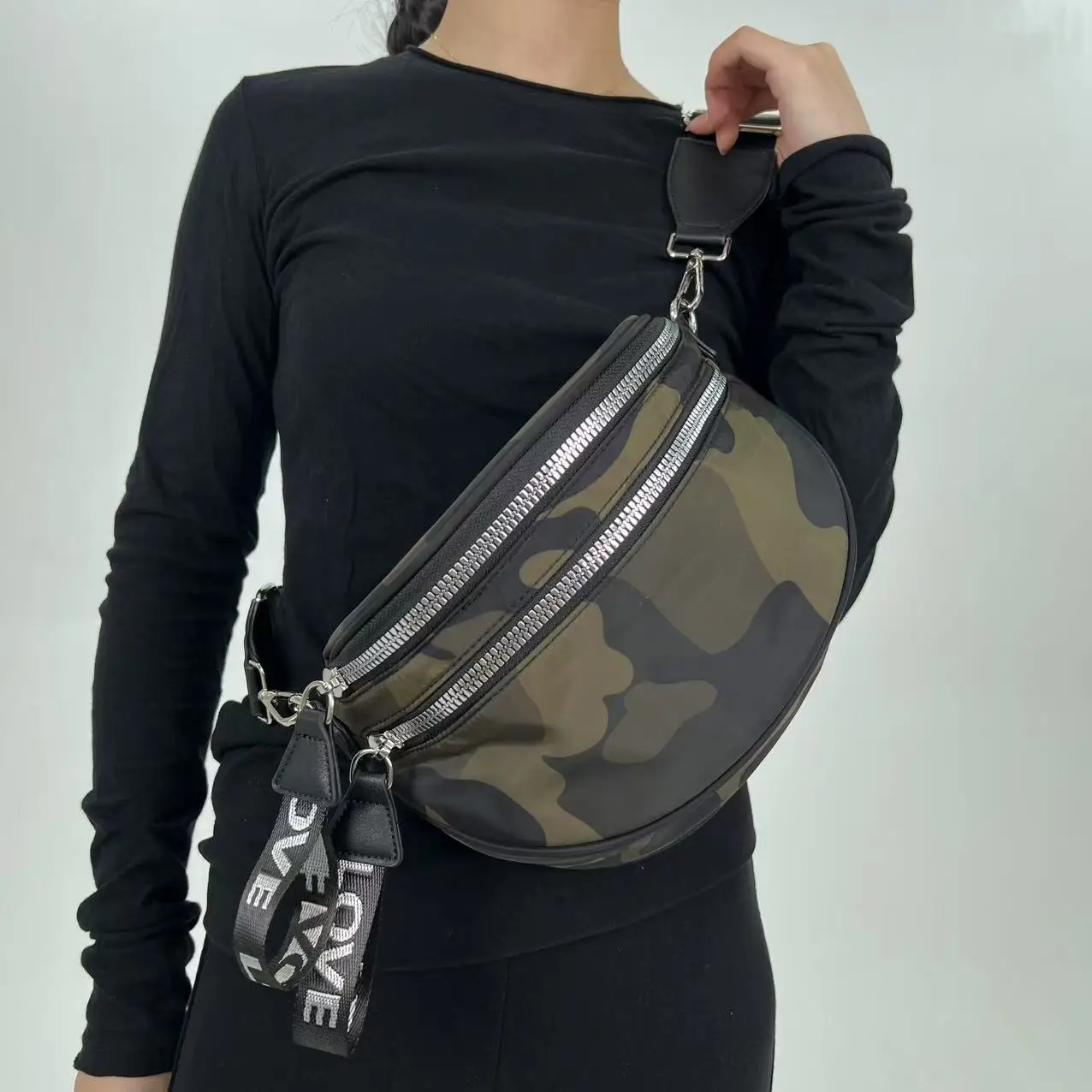 Ladies' fashionable nylon lightweight chest bag with multiple pockets, semi-circular casual sports running crossbody bag