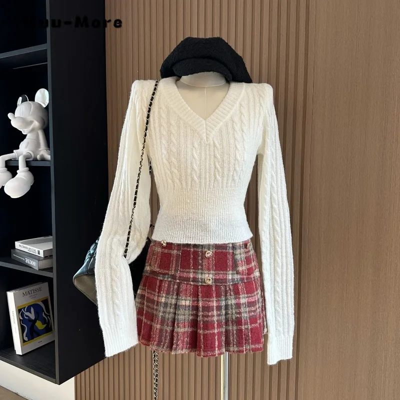 

2024 Spring Vintage Sweet Style Two Piece Set Women White V-neck Sweater + Pleated Plaid Skirt Sexy Skirt Sheath 2 Piece Set