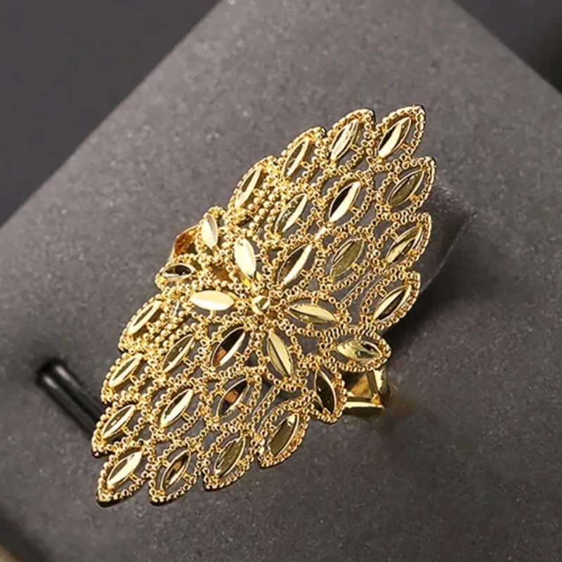 Huitan Dezent modischer goldfarbener Ring für Damen, zarter täglicher Damenschmuck, trendiges Zubehör für Jubiläen und Partys, Geschenk