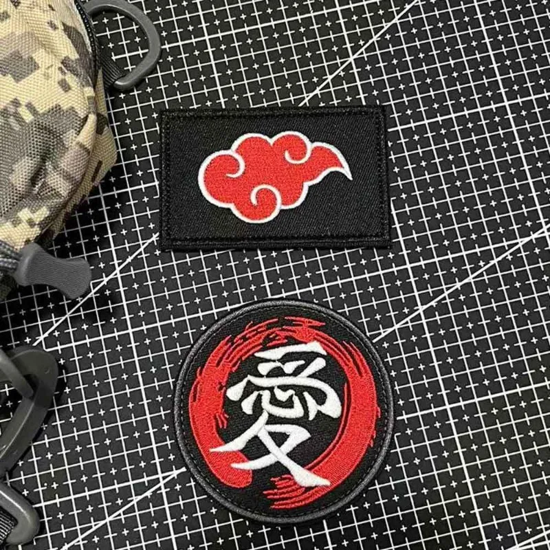 

New Naruto anime surrounding red cloud ninja Gaara badge Velcro clothes personality decoration patch embroidery cloth patch gift