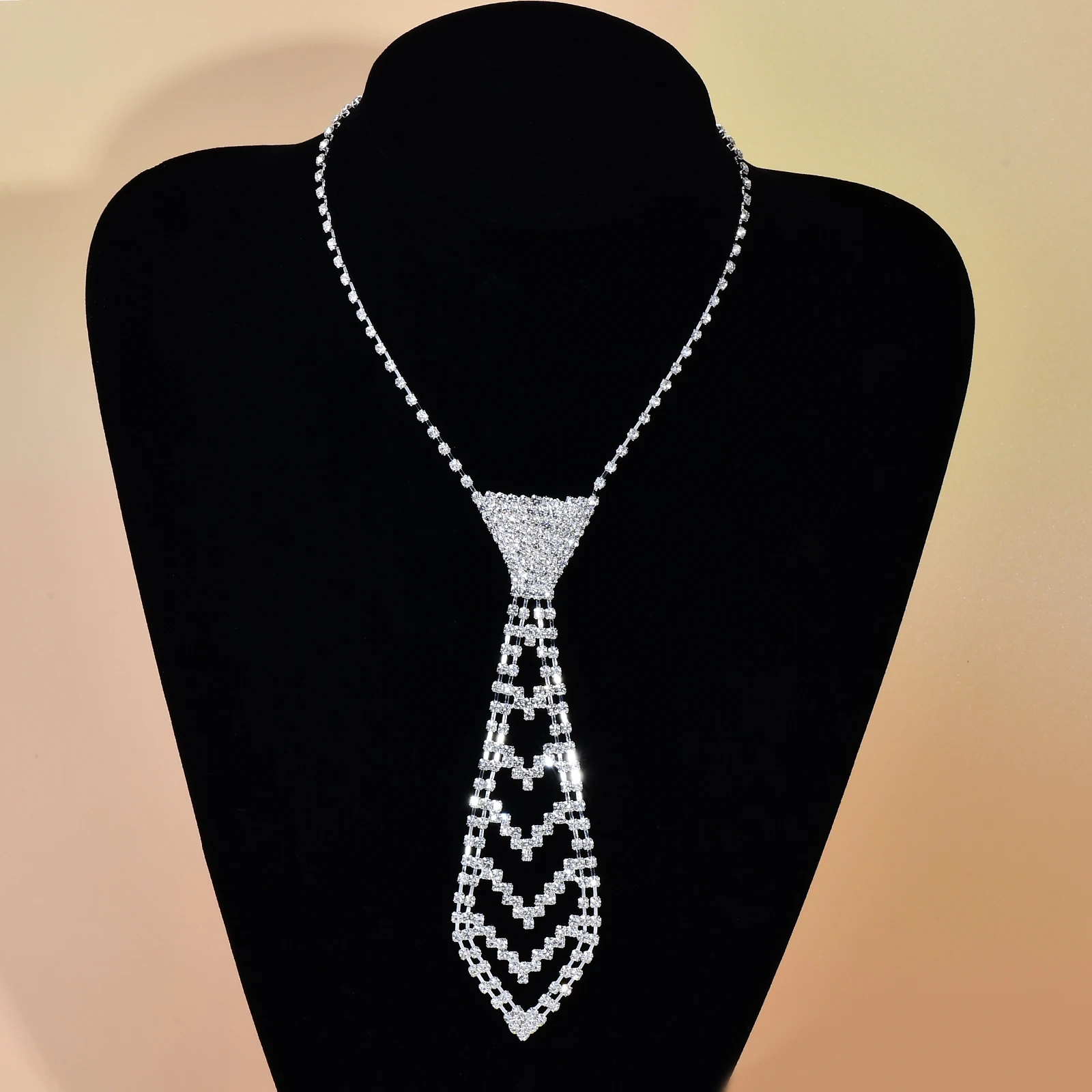 1P Luxury Crystal Elegant Tie Necklace Fashion Rhinestone V Long Necklace