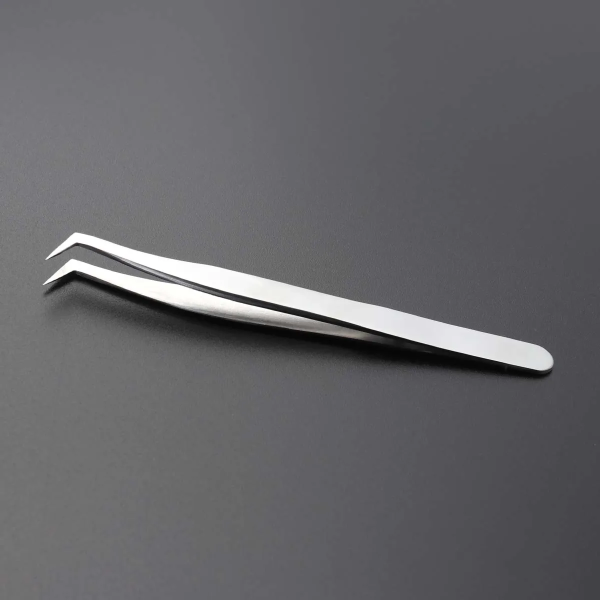 

Grafting Fake Eyelashes Tweezers High Precision Stainless Steel Lightweight Eyelashes Dedicated Clips for Photo-Shoot Night Out