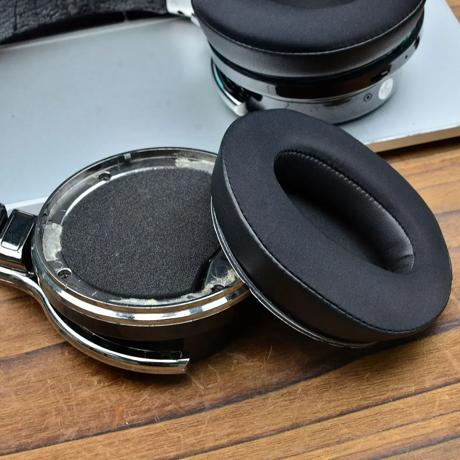 

Ice Gel ear pads For COWIN E7 E7 Pro (Silensys) E7/E7 P Headset Repair and replace parts with a comfortable wearing11.03，