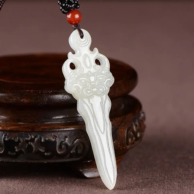 

Xuanyuan Sword Natural Hetian Jade Xinjiang Sapphire Sword Conquering Magic Jade Retro Pendant Men's and Women's Lu