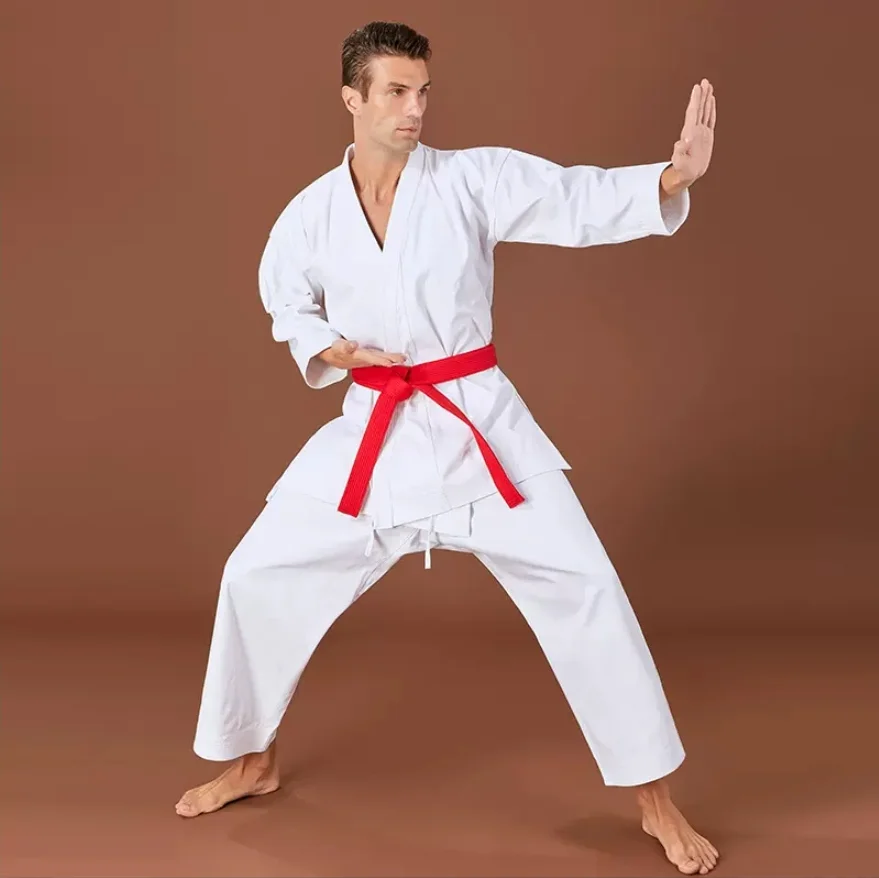 يمكن لزي الكاراتيه القياسي المصنوع من القماش القطني بوزن 10 أونصة المشاركة في الحزام الأبيض للمنافسة